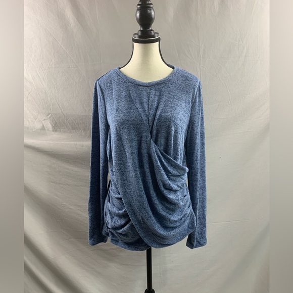 Blue Knit Tee With Asymmetric Hemline - Picture 6 of 9